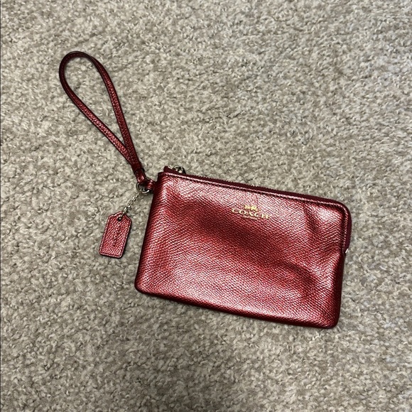 Red metallic Coach wristlet with zipper closure + bag tag attached - Picture 5 of 9